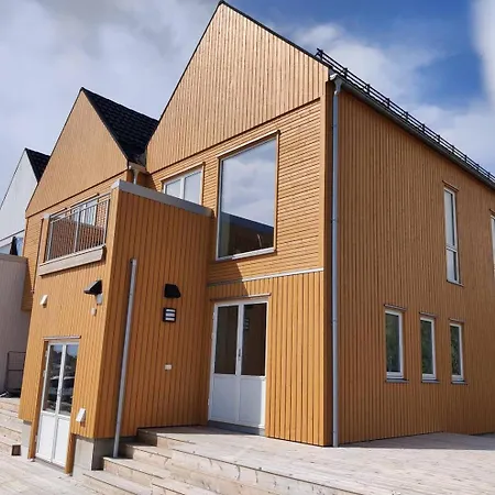 New Waterfront Fisherman'S Cabin *