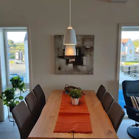 Feriehus Ny Rorbu Pa Kaikanten *