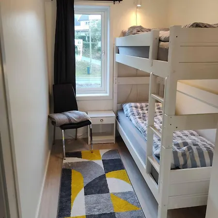 Ny Rorbu Pa Kaikanten Feriehus Ballstad